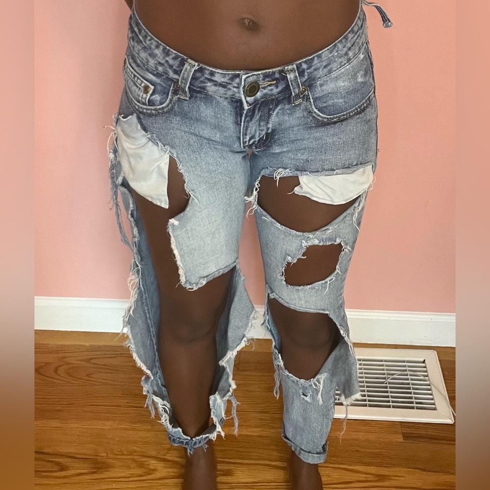 Distressed Boyfriend Jeans